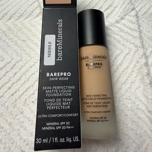 bareMinerals BAREPRO Foundation - Light 27 Cool